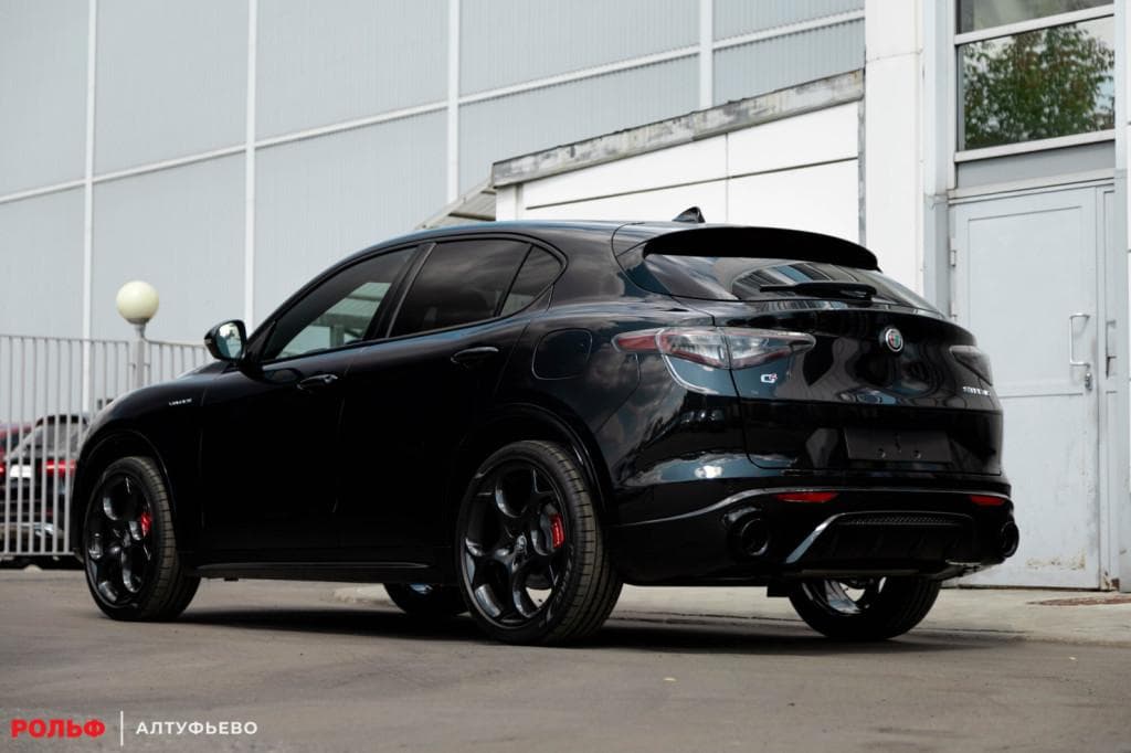 Alfa Romeo Stelvio - 5