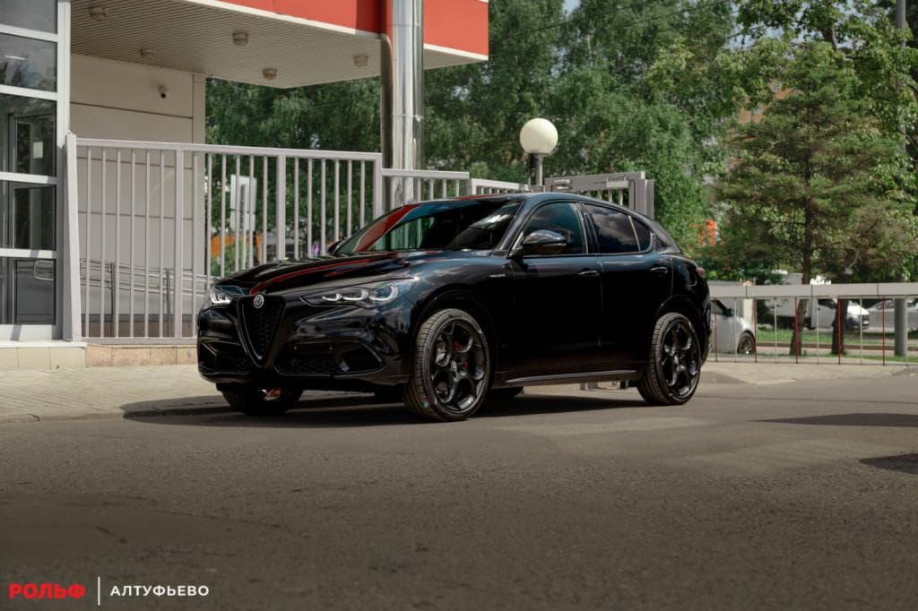 Alfa Romeo Stelvio - 2